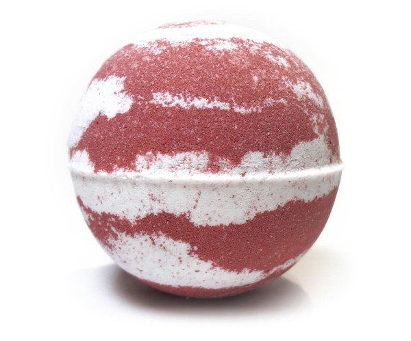 Nikki Stikki Botanicals – CBD Bath Bomb – Christmas Spirit Bomb (red/green) – 300mg CBD | Haute Health Canada